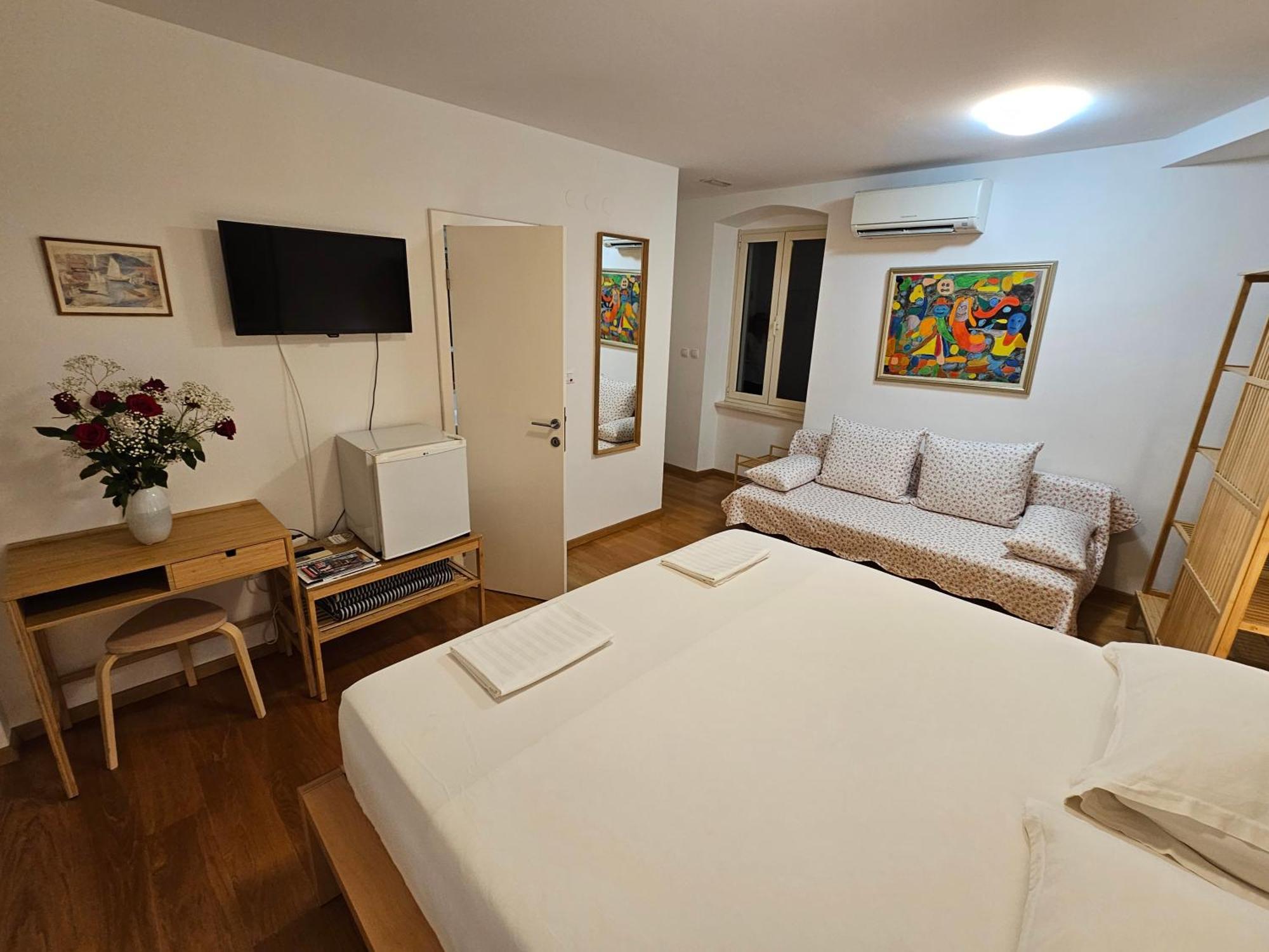 Malena Palace Experience Split Exterior photo
